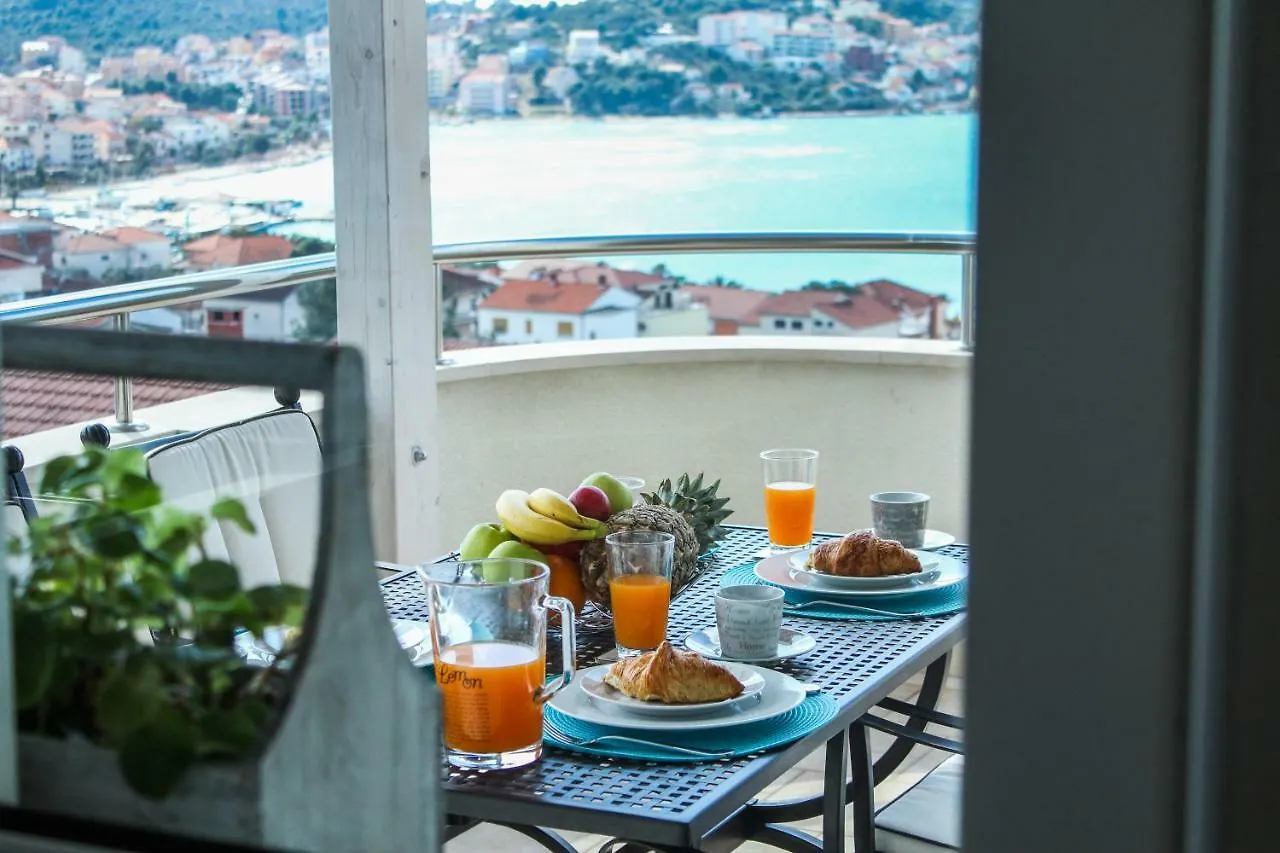 Penthouse Apartment Sunset Bay Trogir 0*,